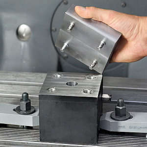 amf_Встроенный зажимной модуль, версия для ввинчивани2.jpg