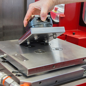 amf_Встроенный зажимной модуль, версия для ввинчивания_2 1.jpg