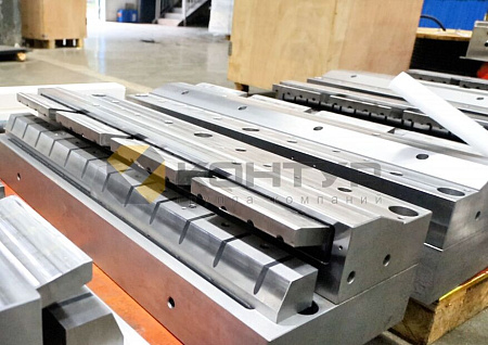 Патроны и зажимы HVR MAG на основе электроуправляемых постоянных магнитов для мехобработки железнодорожных рельс