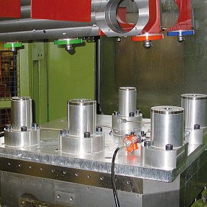 amf_Зажимной болт K20 для стопорного винта M12_4.jpg