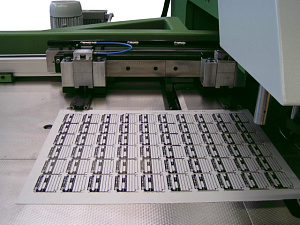 Специальная машина для перфорации пластин с или без устройством взятия из стопки_4.jpg