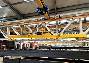 Грузоподъемная траверса с электропостоянными магнитами для стального сортового проката, серия HS