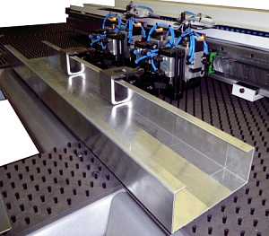 Multipunch to punch aluminium profiles_4.jpg