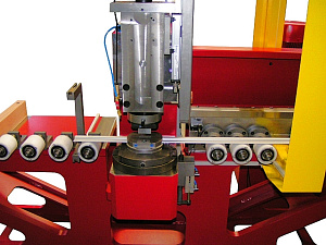 Специальная машина для пробивки направляющих_2.jpg