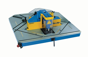 LB 13 Quick Tisch.jpg