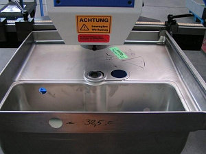 Punching machine for sink punching_1.jpg